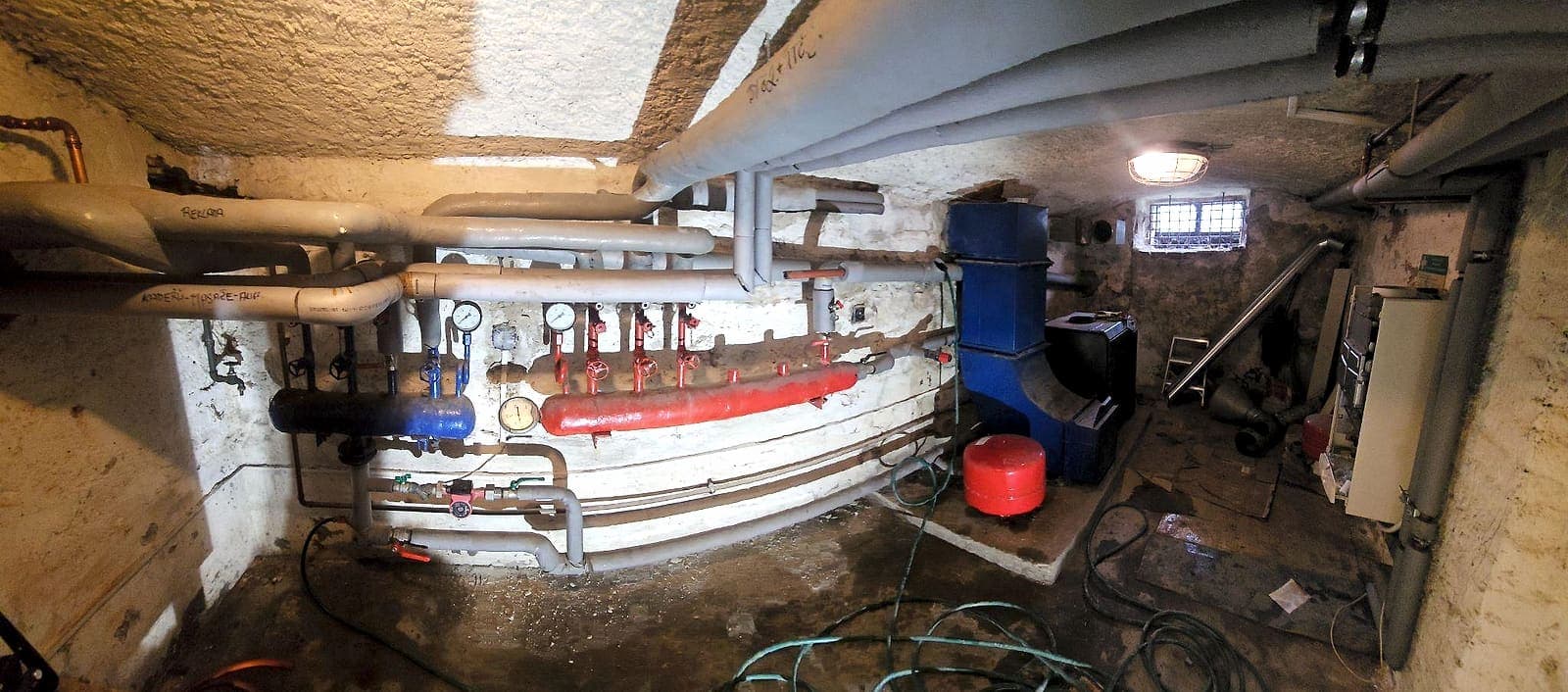 Původní dosluhující plynová kotelna bytového domu